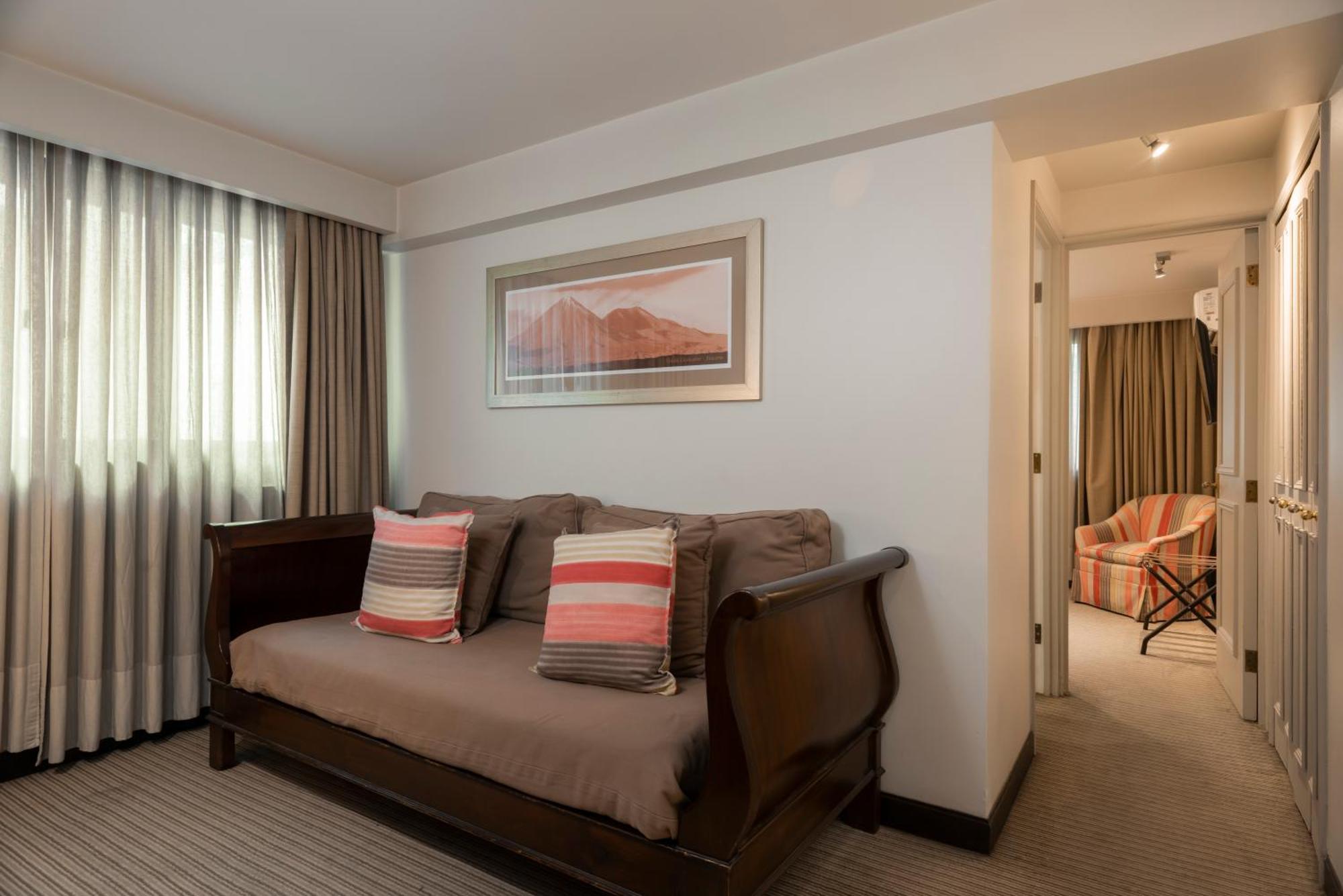 Hotel Los Espanoles Plus Сантьяго Экстерьер фото
