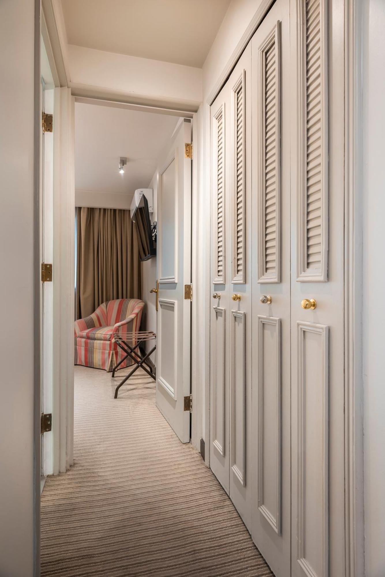 Hotel Los Espanoles Plus Сантьяго Экстерьер фото
