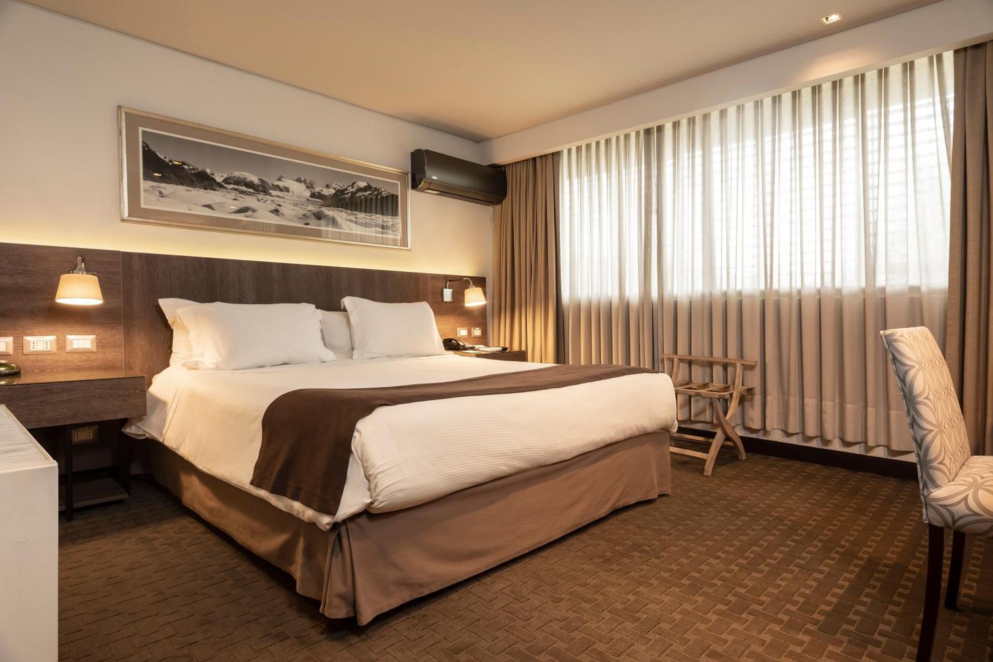 Hotel Los Espanoles Plus Сантьяго Экстерьер фото